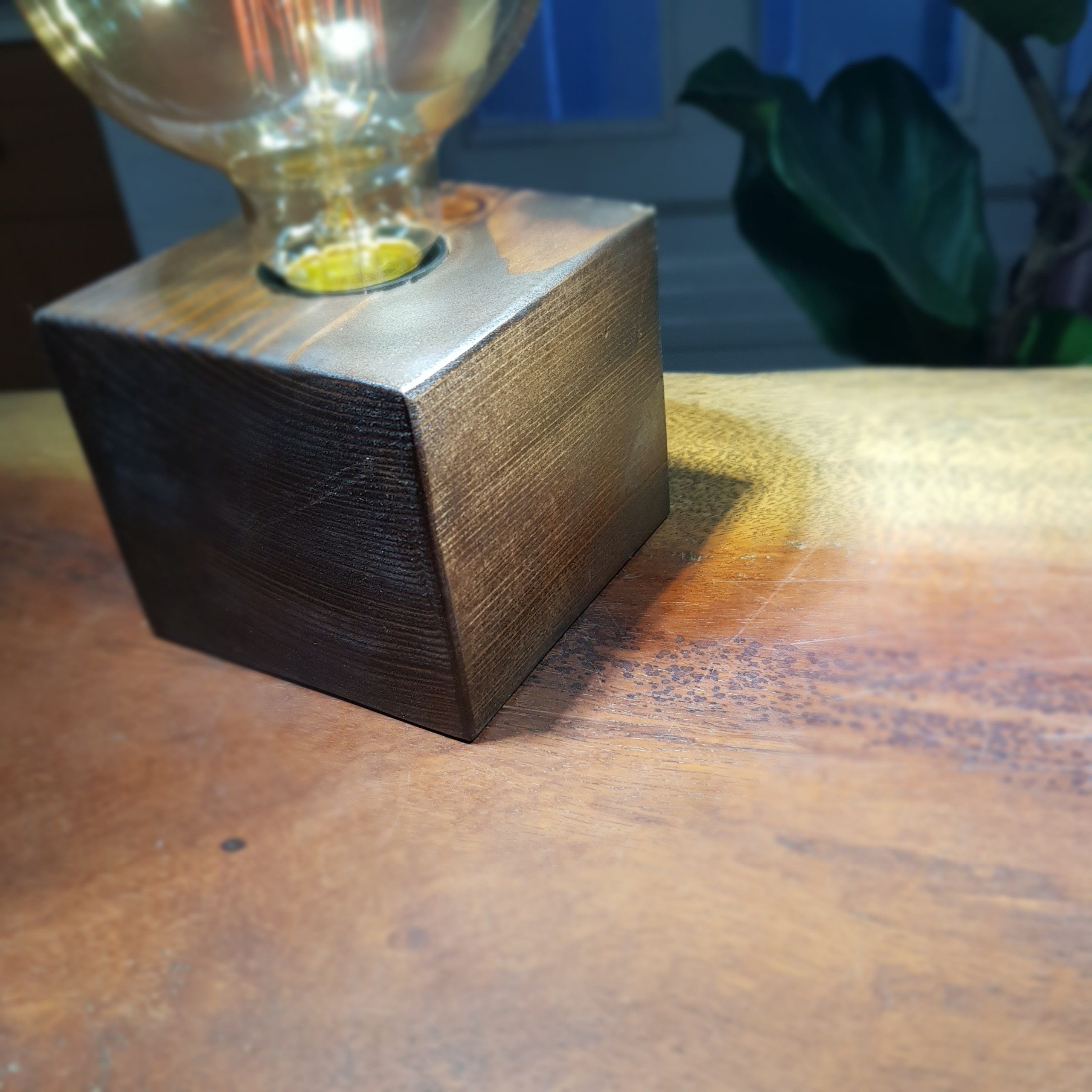 ĐÈN TRANG TRÍ EDISON RETRO CUBE SLEEK