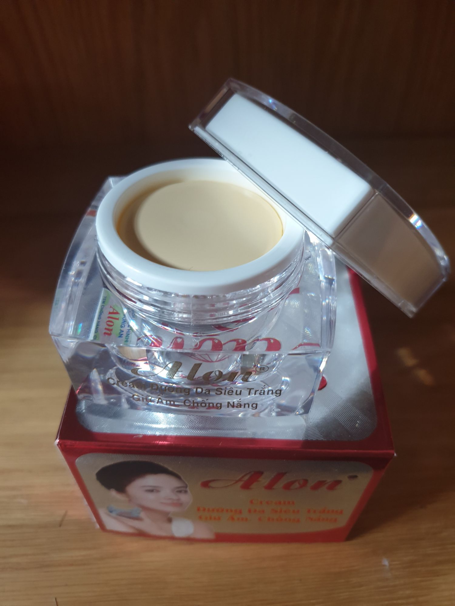 [HCM]kem alon dưỡng trắng da 17gr