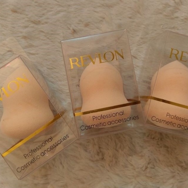 MÚT HỒ LÔ REVLON