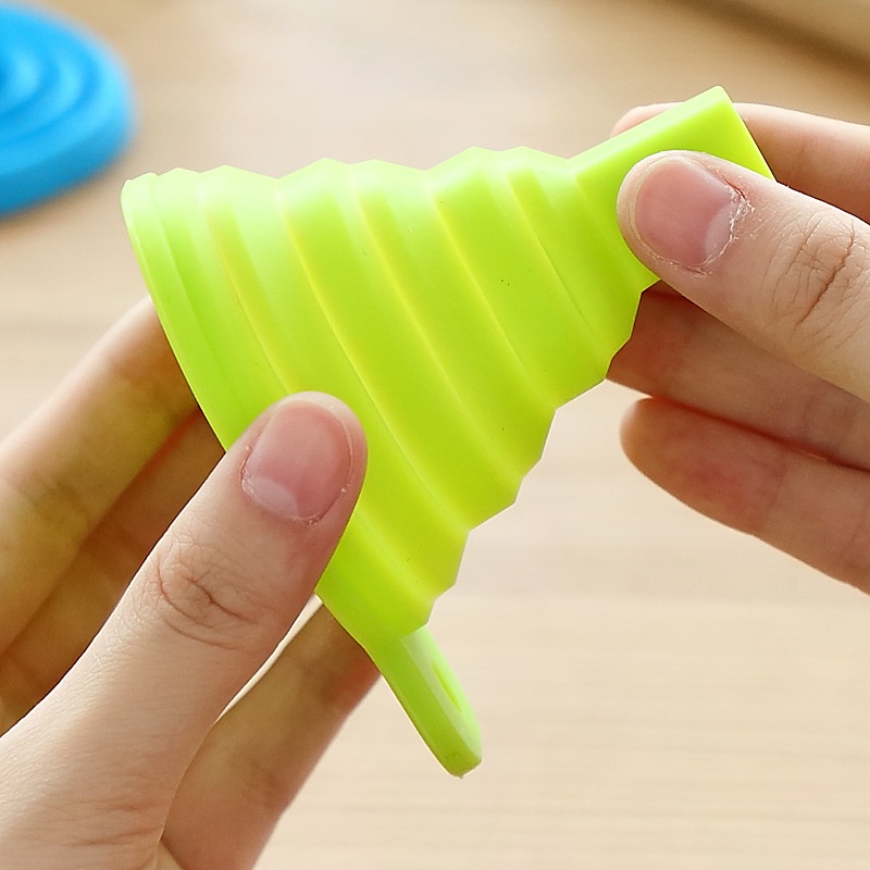 Phễu silicon gấp gọn tiện ích cho nhà bếp