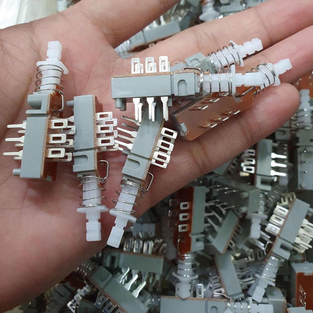 10 công tắc nhấn 6 chân