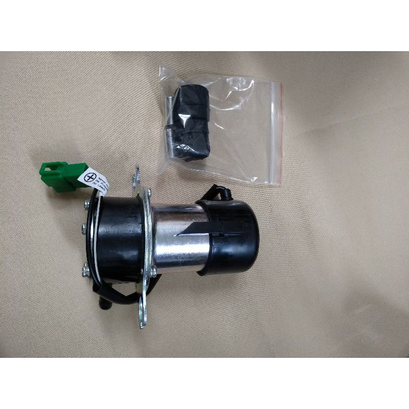 Bơm xăng Suzuki 5 tạ 7 chỗ (hàng Nhật)