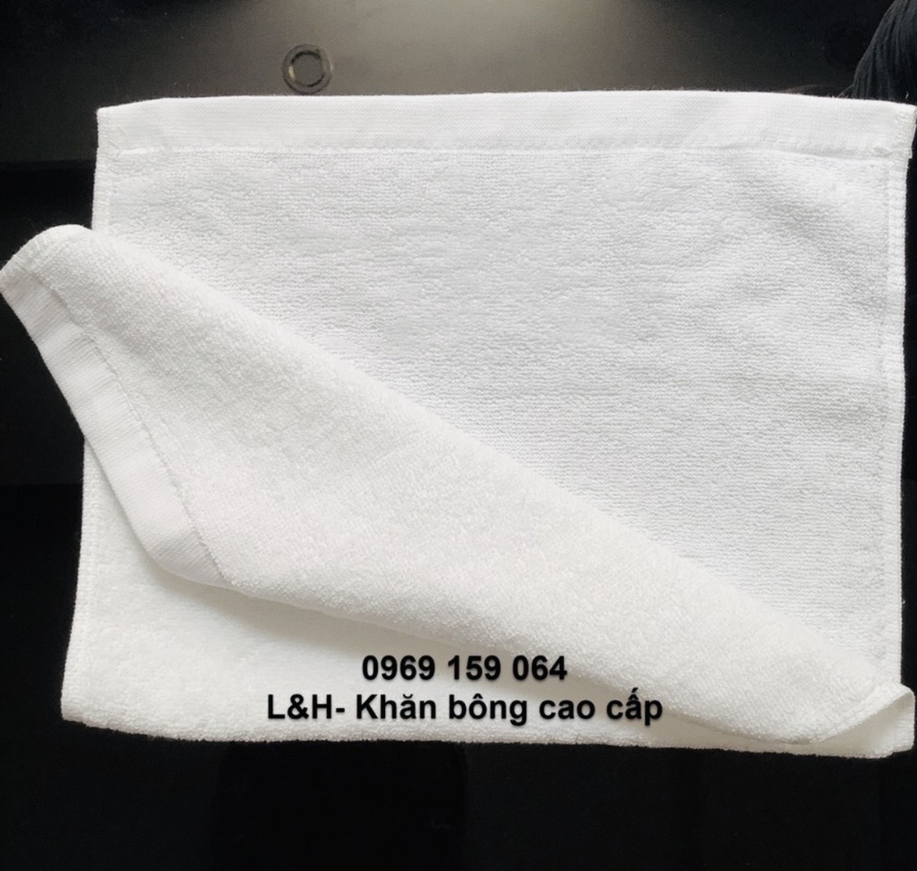 Khăn mặt khách sạn trắng 30 * 50 cm