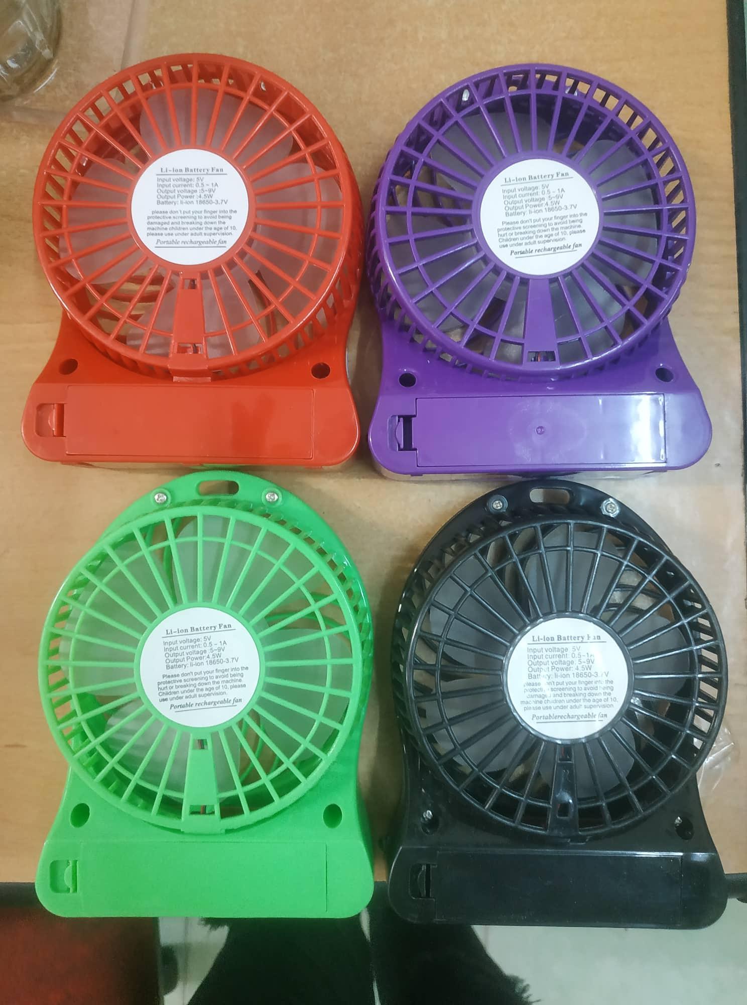 Quạt sạc cầm tay 3 tốc độ có đèn led (Xanh dương)