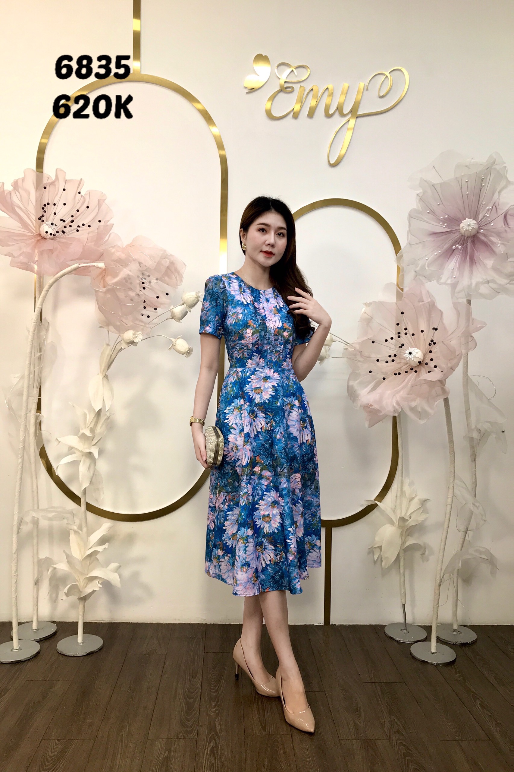 Đầm EMY EM6835 Xoè Midi Cổ Tròn