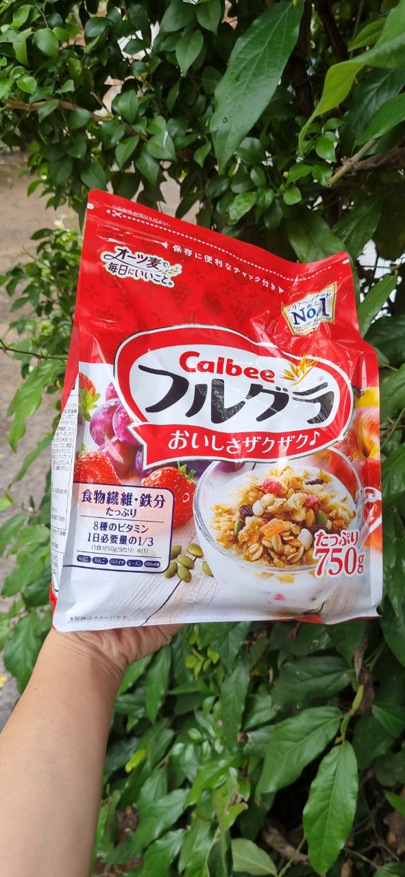 Ngũ Cốc Trái Cây Calbee Màu Đỏ