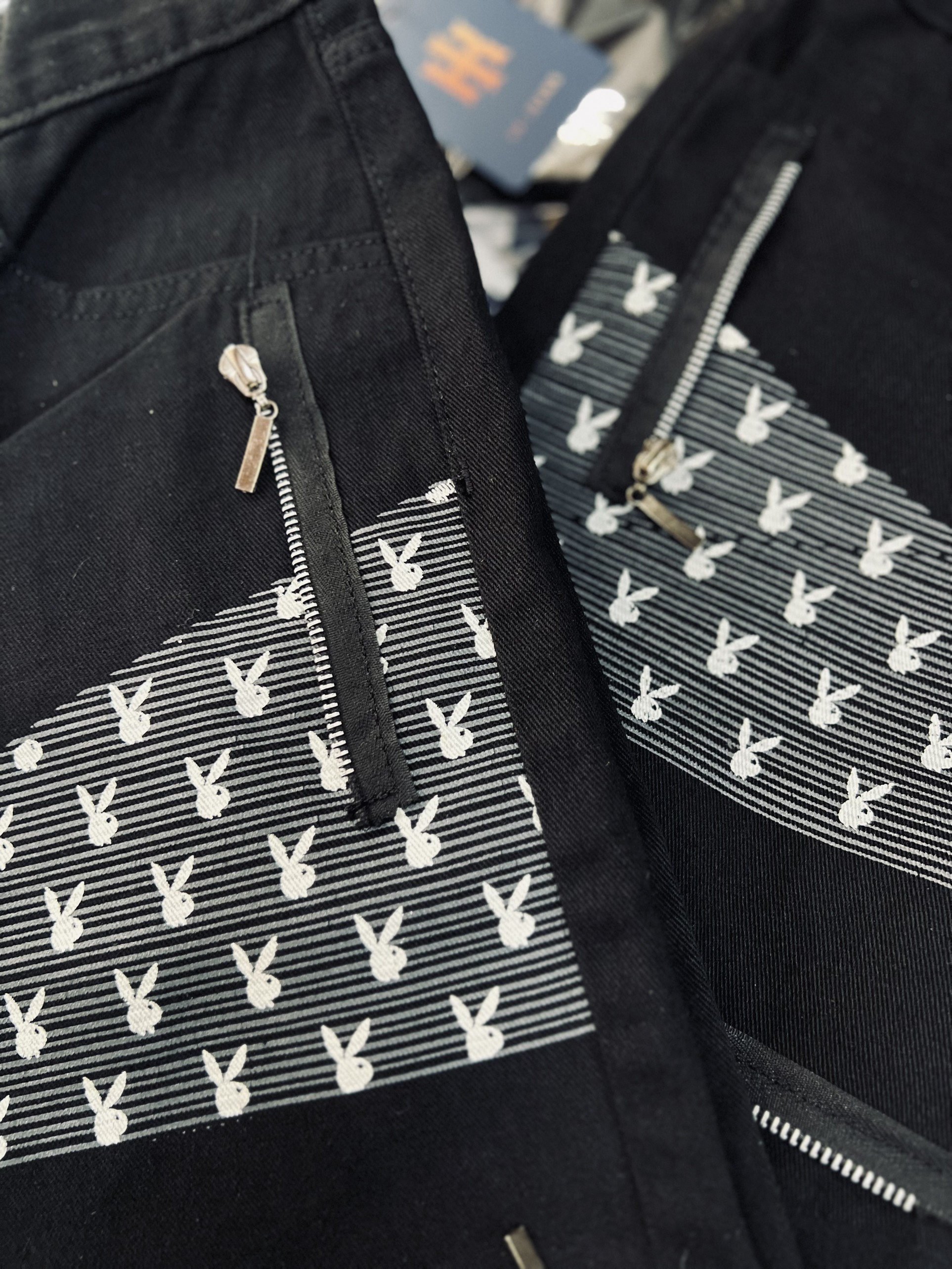 Quần short jean nam đen cao cấp logo THỎ phối khóa kéo vải dày đẹp chất bò co dãn hàng vnxk giá rẻ mẫu mới nhất