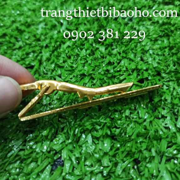 Kẹp cà vạt màu đồng, sang trọng