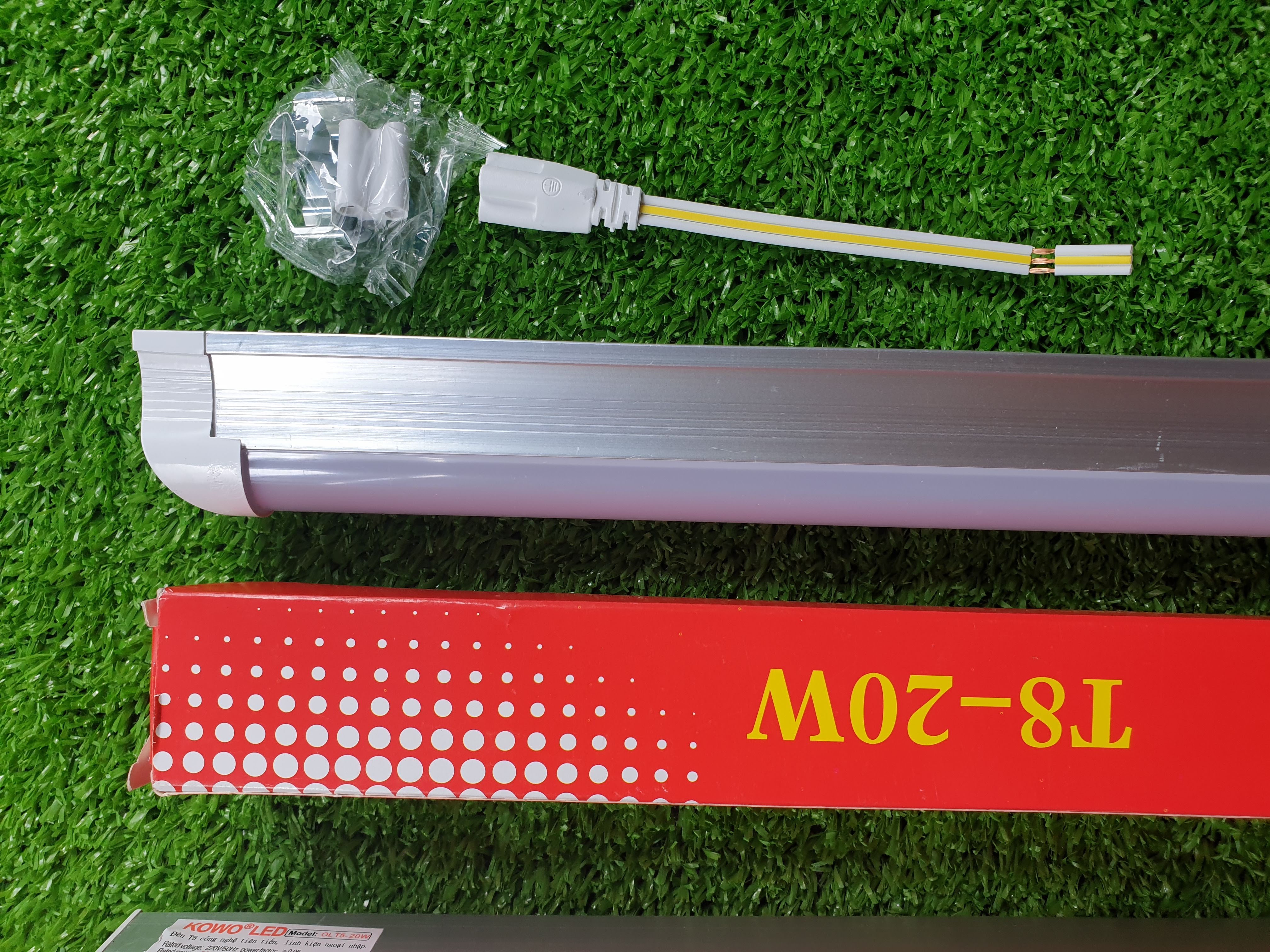 Bộ Đèn Led Liền Máng 1M2 - Trắng [ T8 ]