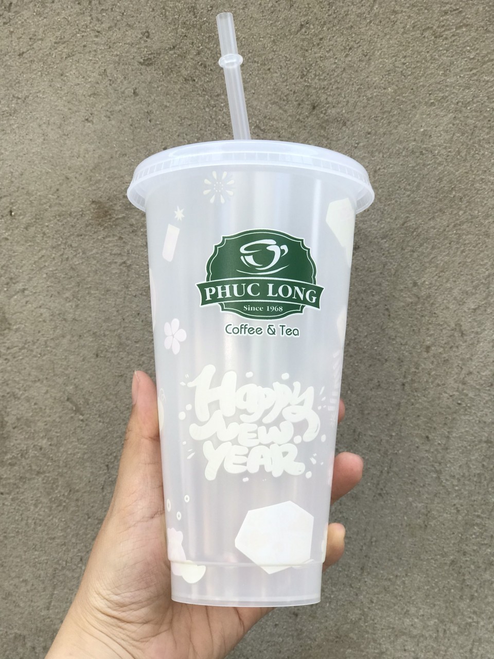 Ly đổi màu Phúc Long phiên bản Tết