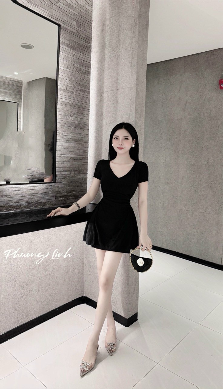 Váy xòe cổ tim nhúng eo kèm quần new