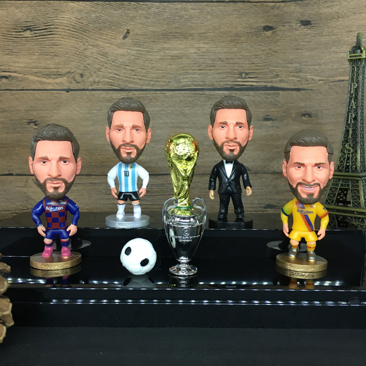 Statue player Ronaldo-Messi-gift friends