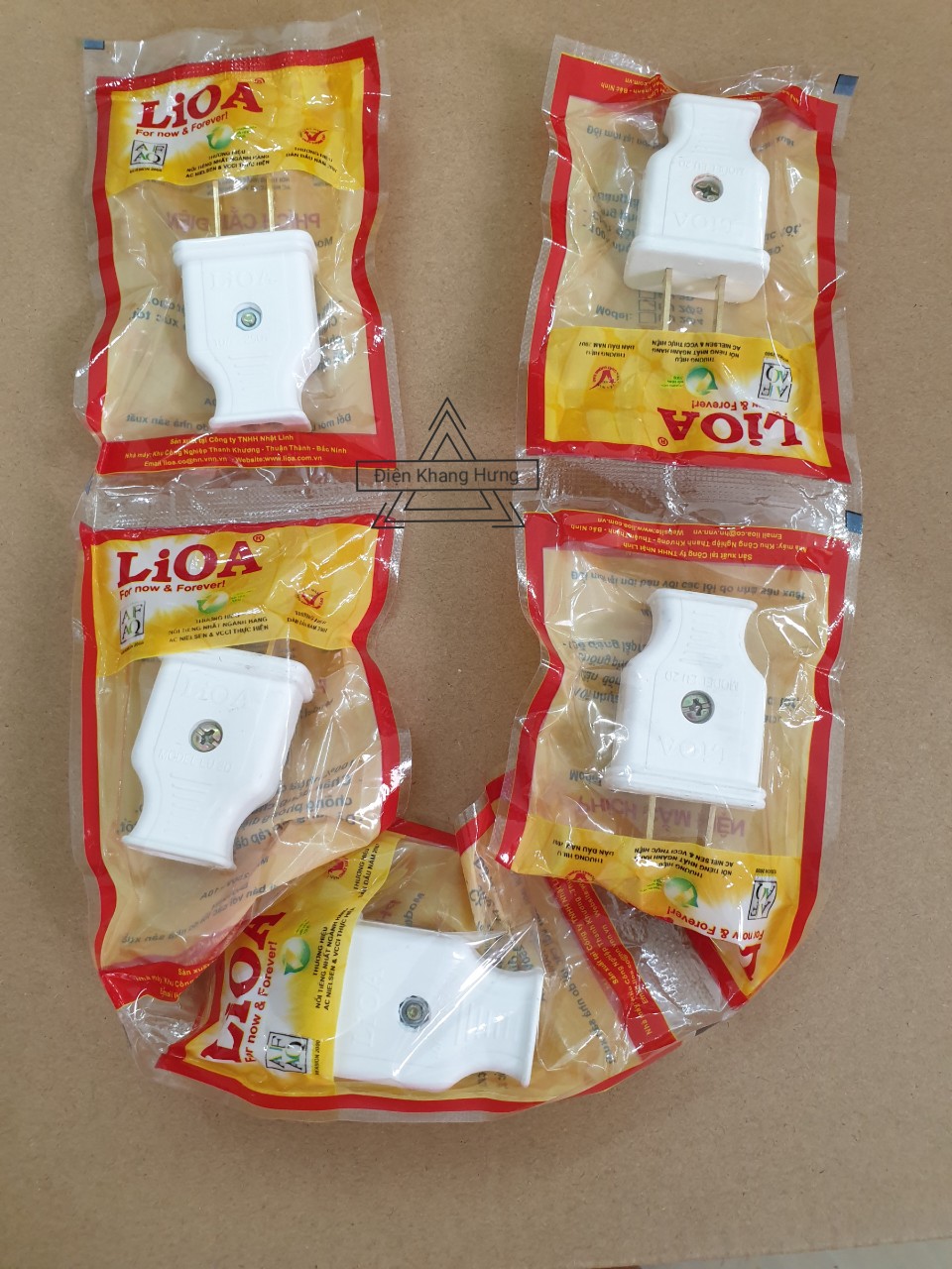 Phích cắm điện LIOA 2 chân dẹt - EU2D