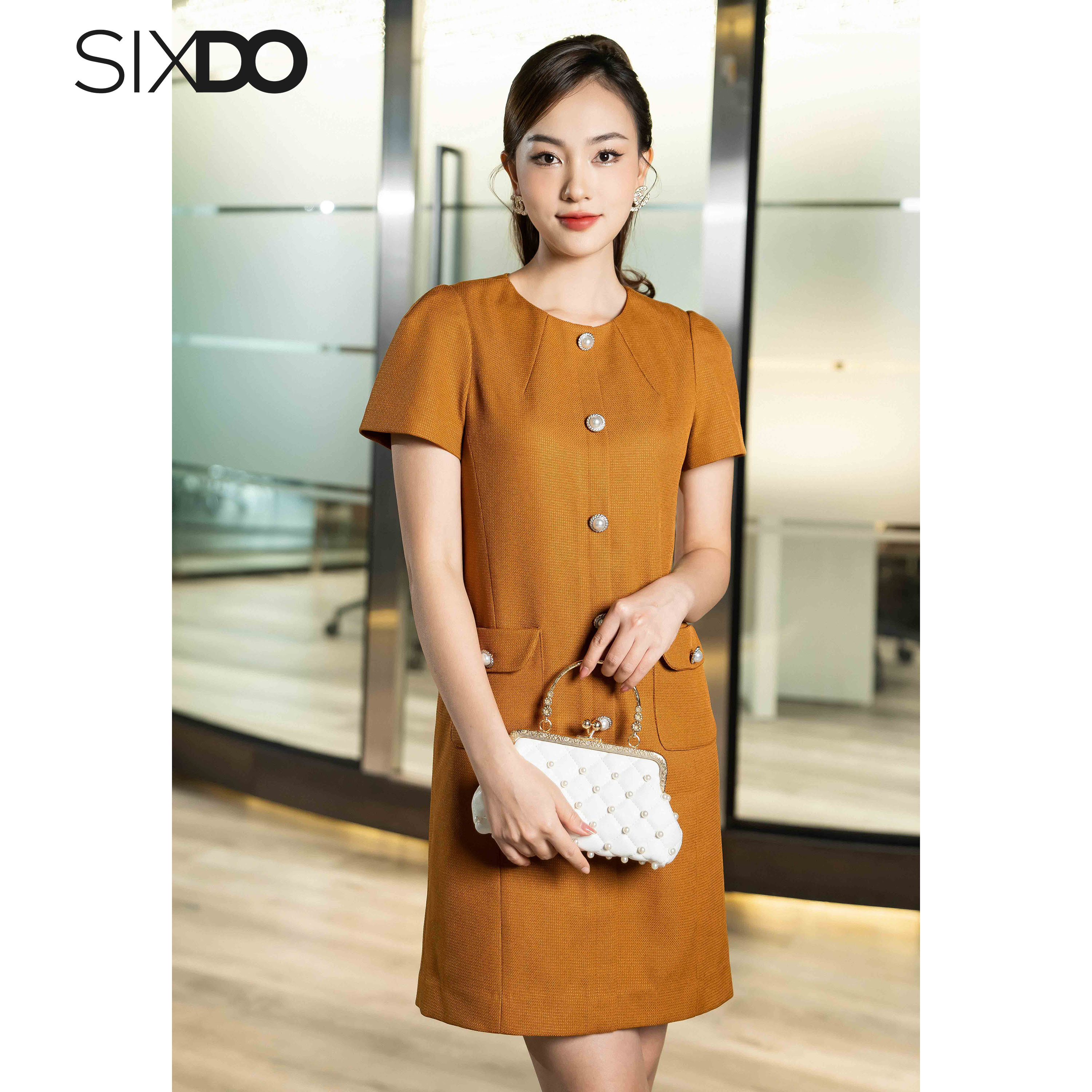 Đầm suông caramel phối túi SIXDO (Caramel Midi Raw Dress)