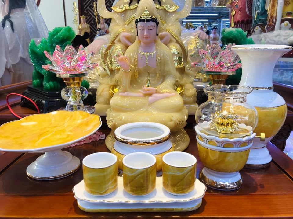 Bộ thờ cúng sứ đá hoa cương vàng