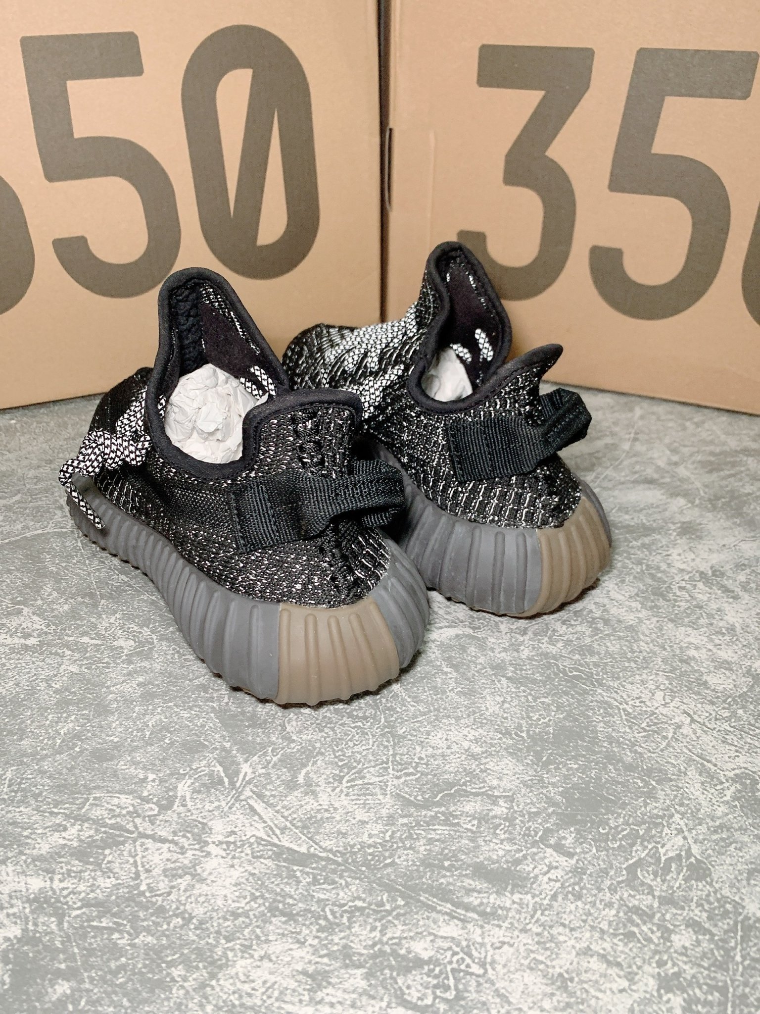 (MIỄN SHIP)Giầy thể thao nam nữ Yeezzy v2 đen phản quang static Fullbox - Ảnh Thật