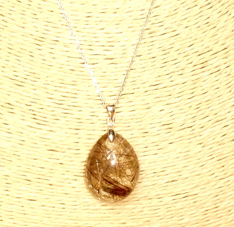 MẶT DÂY CHUYỀN ĐÁ THẠCH ANH TÓC 29,6 CARAT(VÀNG NÂU)