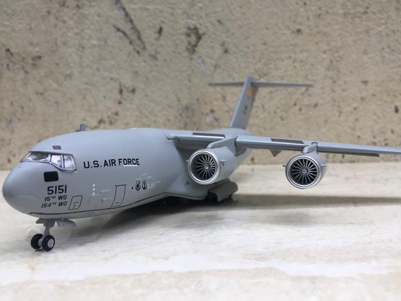 [Hcm]C-17 Globemaster Iii Airplane Model 1:200