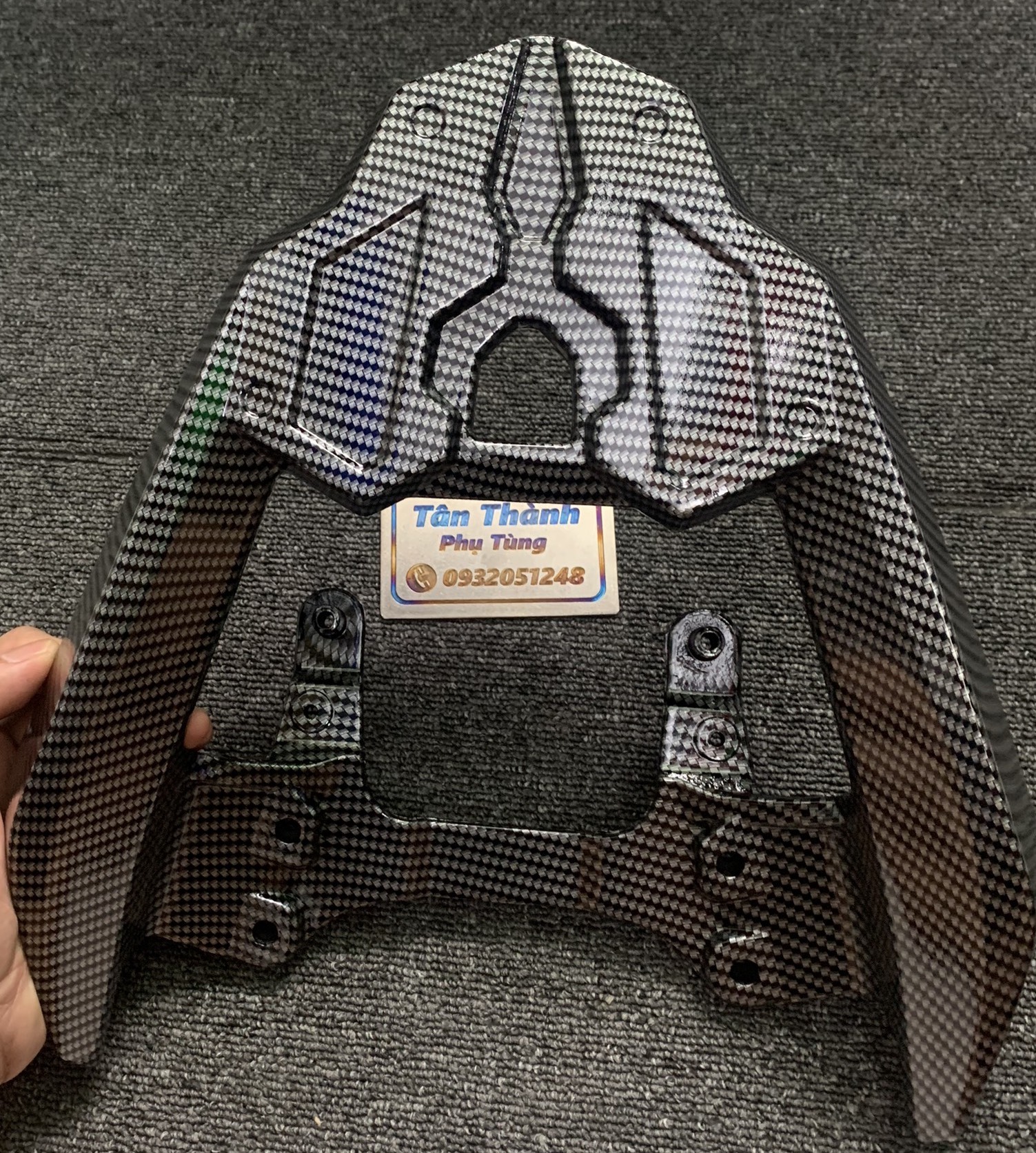 Cảng nhôm đúc Winner X Rocket kiểu Carbon