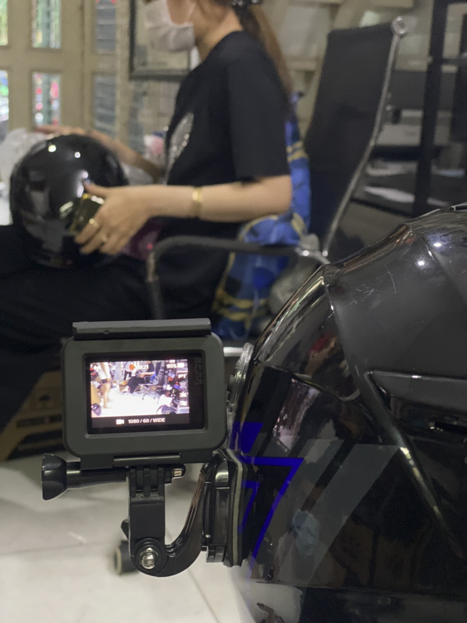 Bộ pass gắn camera bên hông nón bảo hiểm