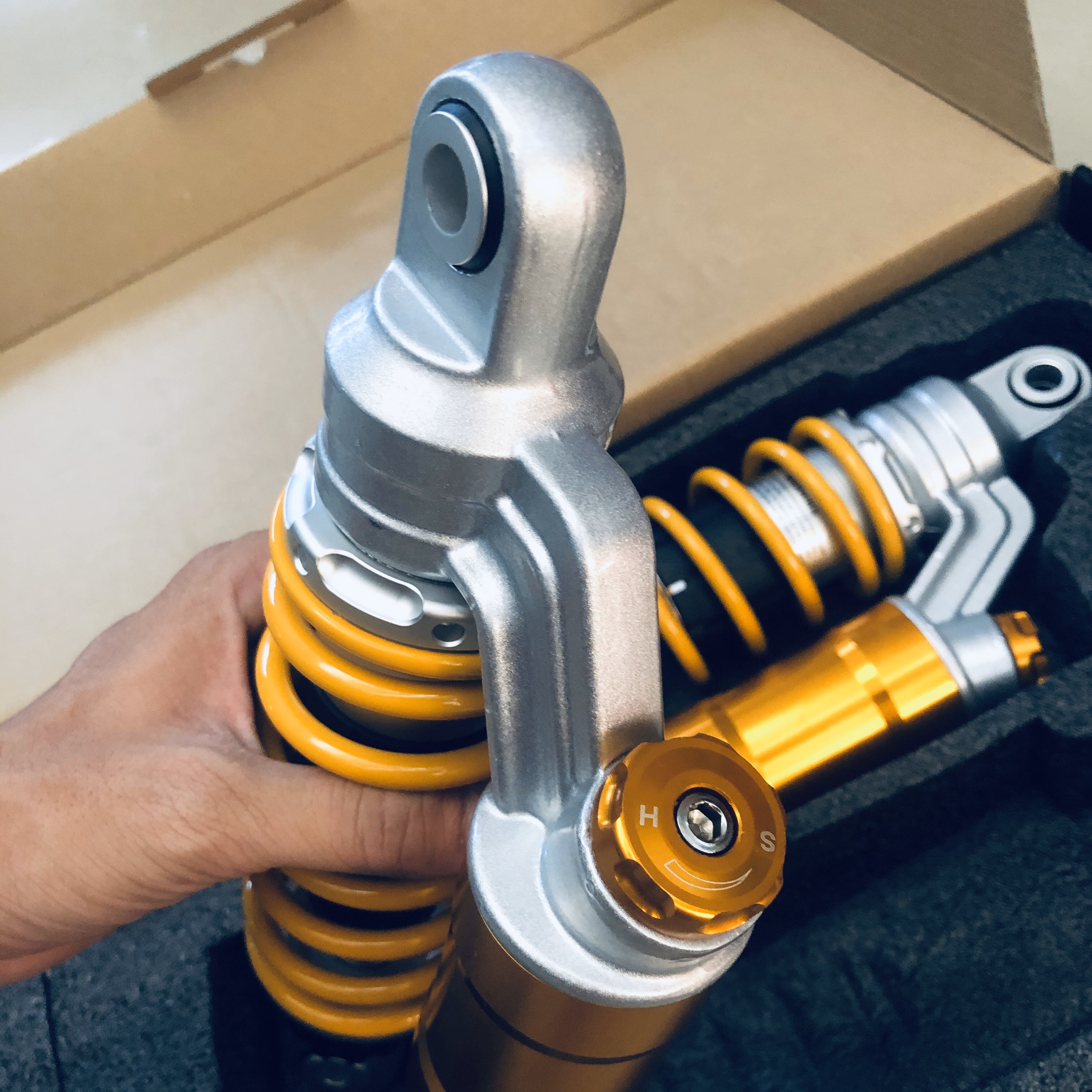 [HCM]Phuộc Ohlins Sirius có bình dầu