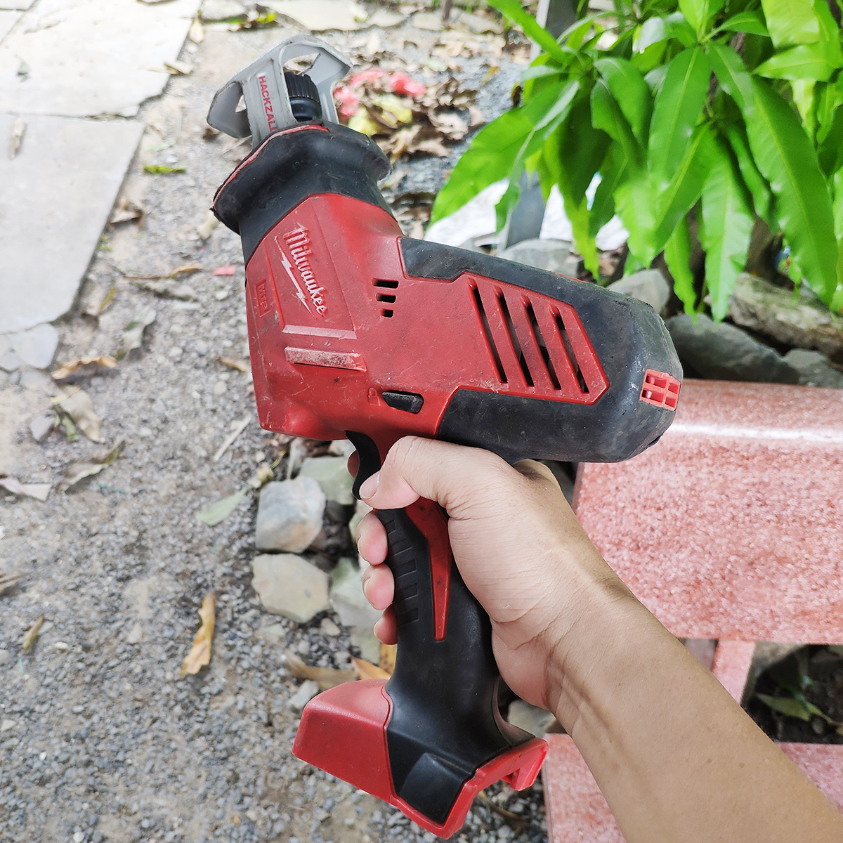 Thân máy cưa kiếm dùng pin 18V M18 Milwaukee (Hàng bãi)