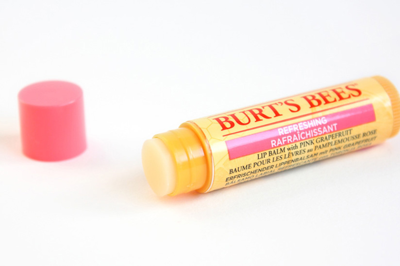 Son Dưỡng Môi Burt's Bees Moisturizing Lip Balm 4.25g