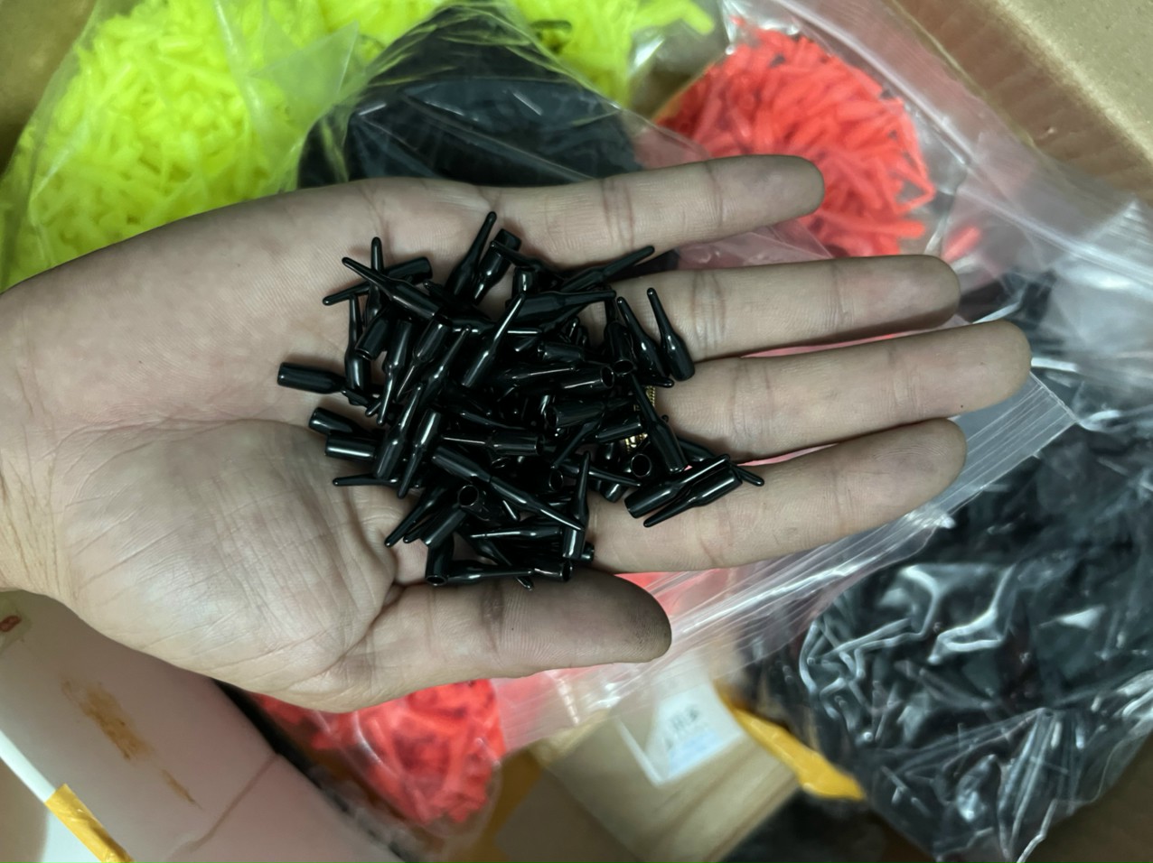 Chụp đầu chì gắn lưỡi câu