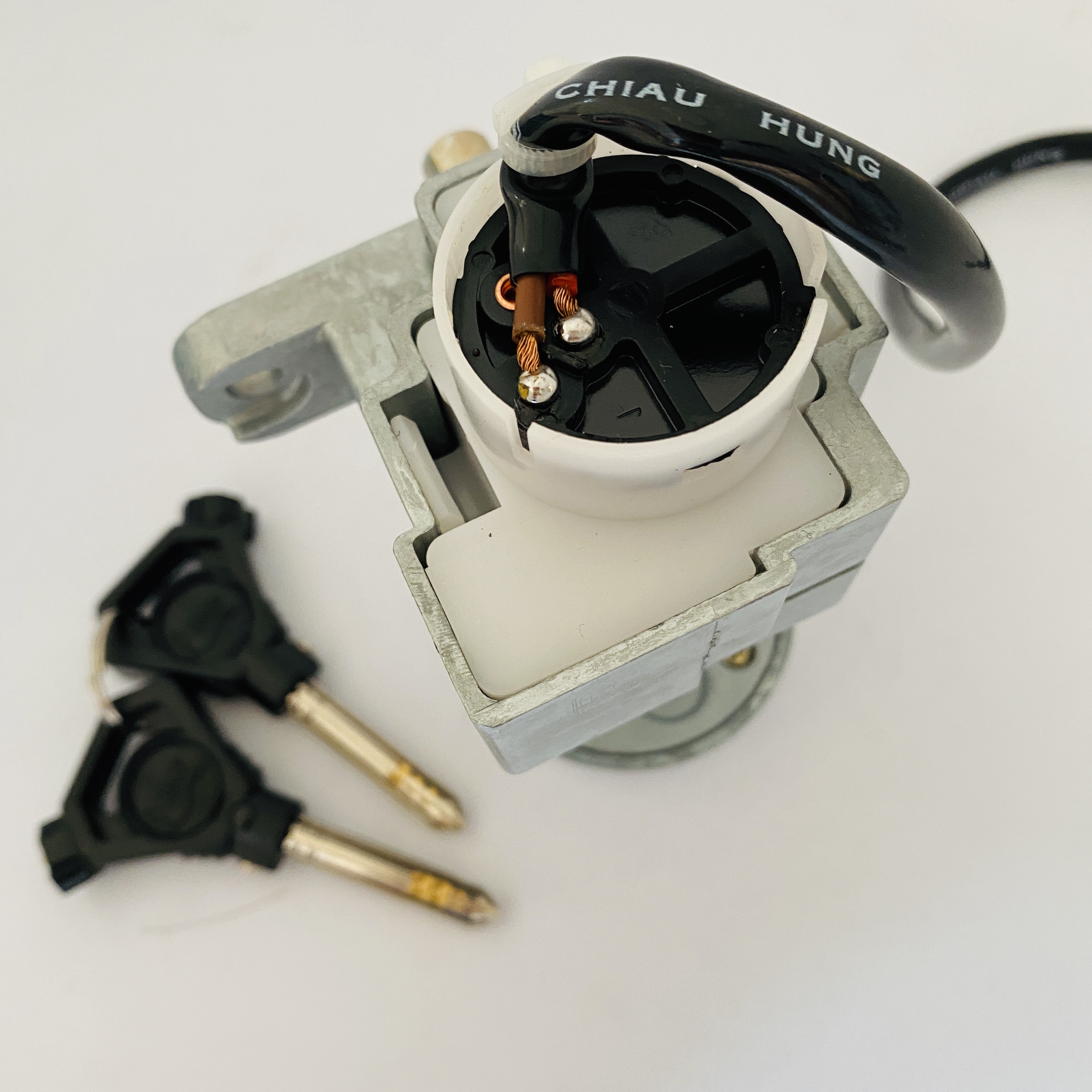 Ổ Khóa Từ 8 cạnh Yamaha Luvias