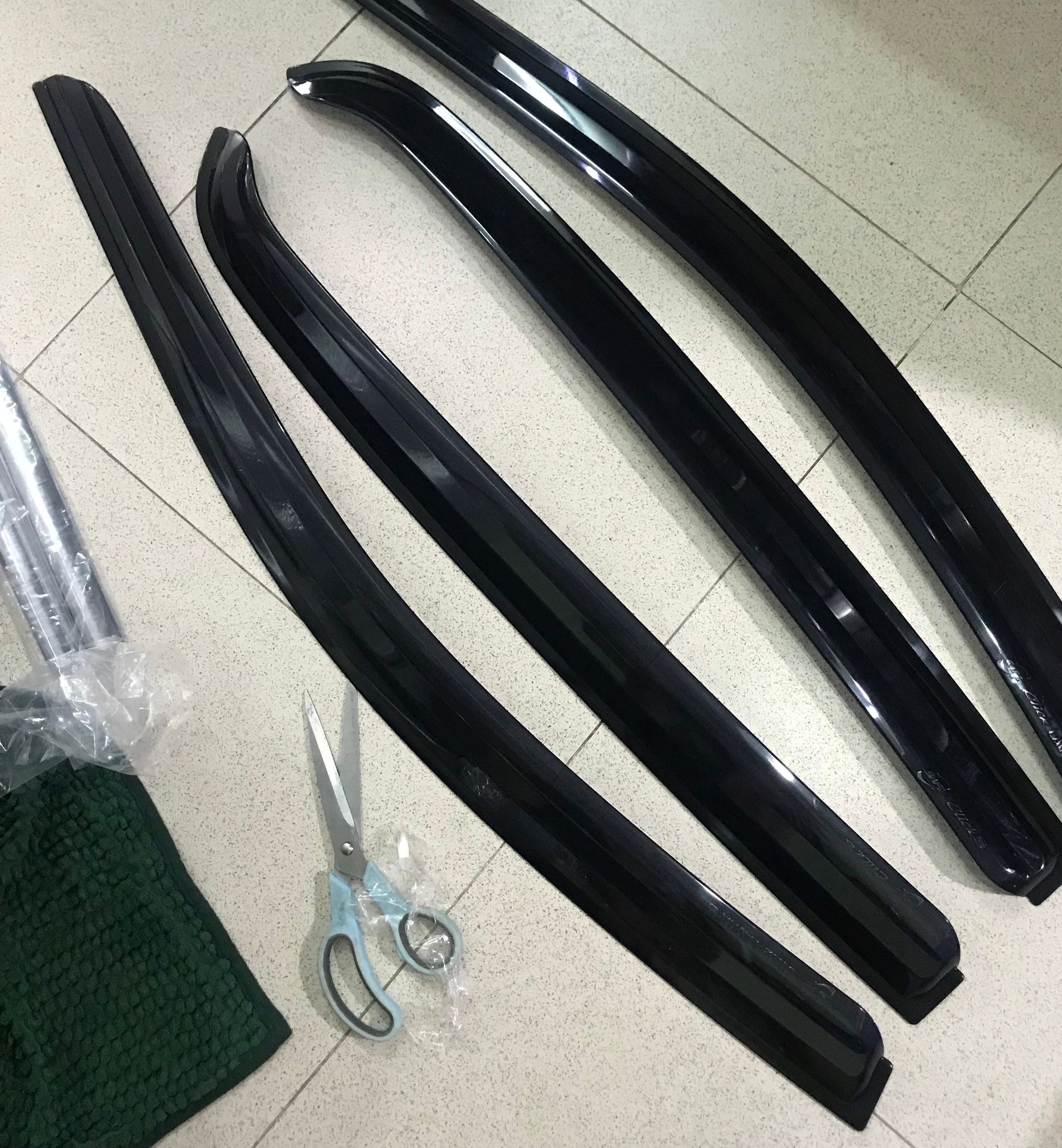 Bộ vè mưa đen xe HUyndai Getz