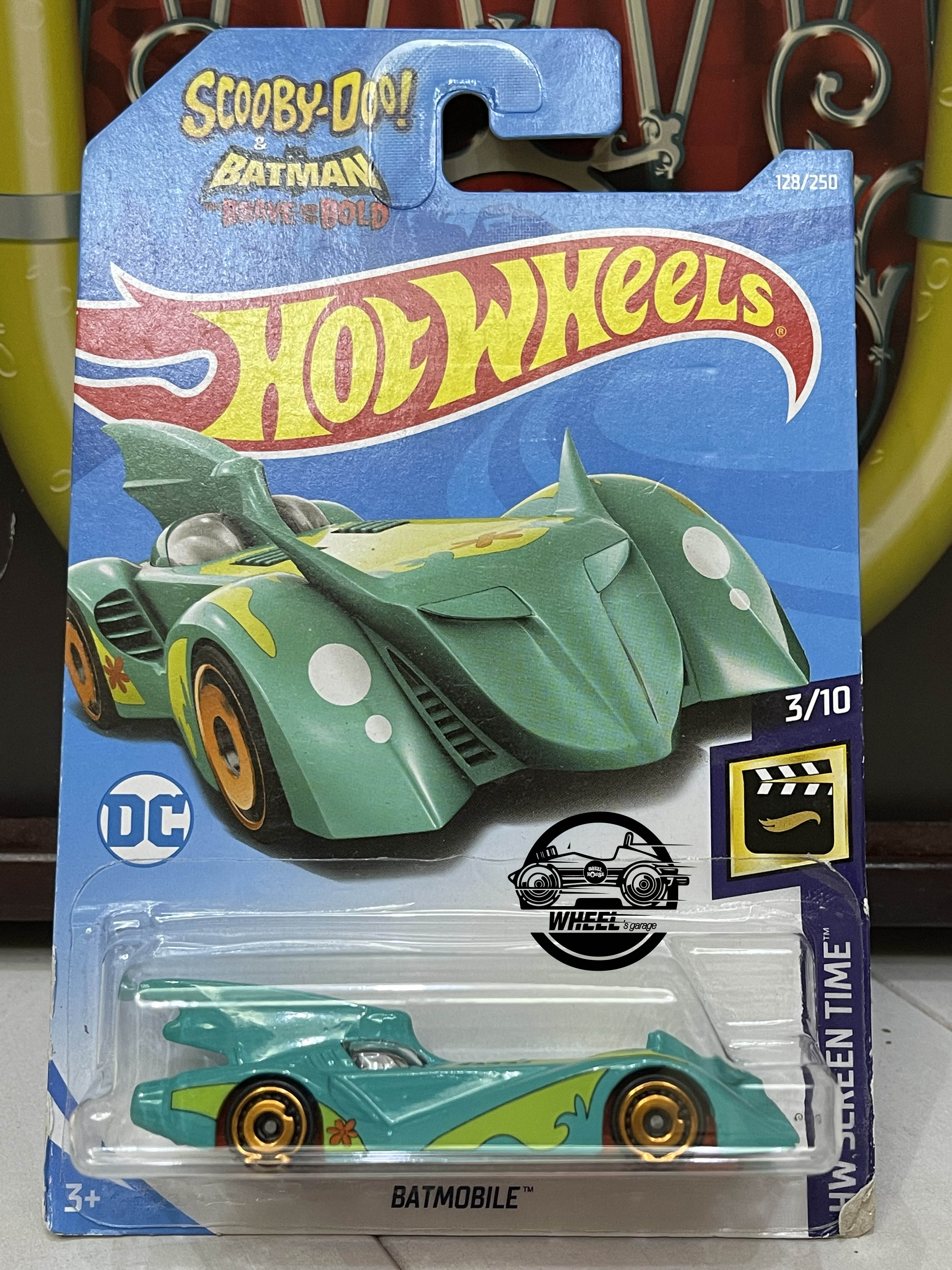 Xe mô hình đồ chơi Hotwheels cơ bản 1:64 - Batmobile (xanh ngọc) 