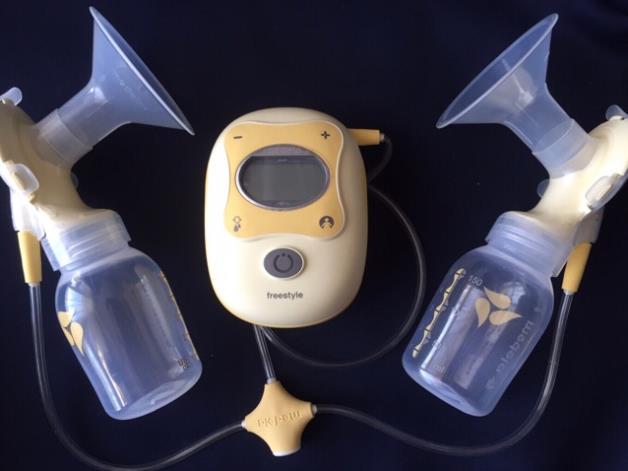 Máy hút sữa medela freestyle like new[BH 10 tháng]