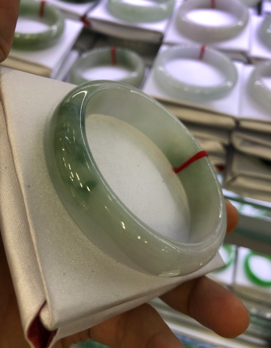 [HCM]Vòng tay bản hẹ đá cẩm thạch trắng vân xanh đen tuyệt đẹphình thực tế cửa hàngcó tư vấn side