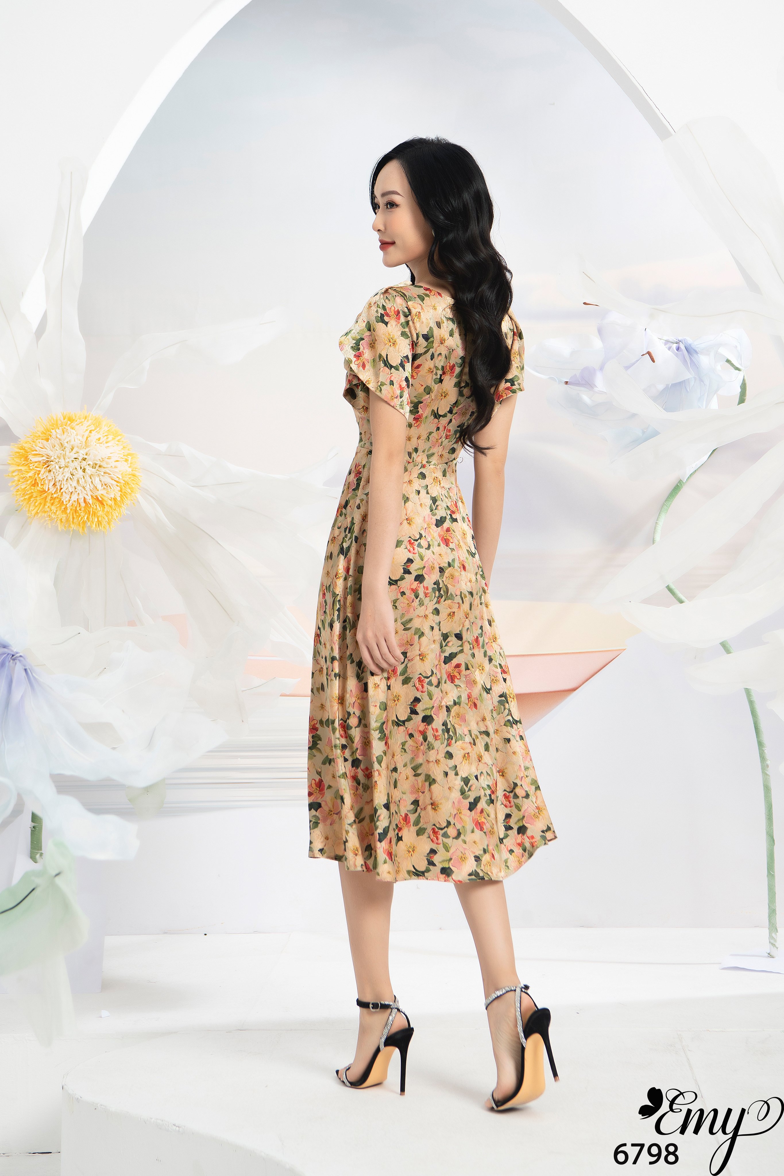 Đầm EMY EM6798 Xoè Lụa Vân Tay Bèo