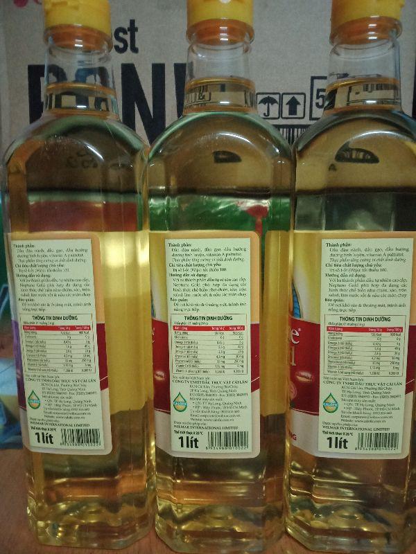 2 chai dầu Neptune x 1lít mỗi chai