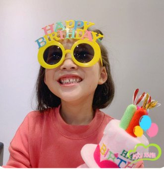 Kính mắt Happy Birthday- Kính mắt dễ thương
