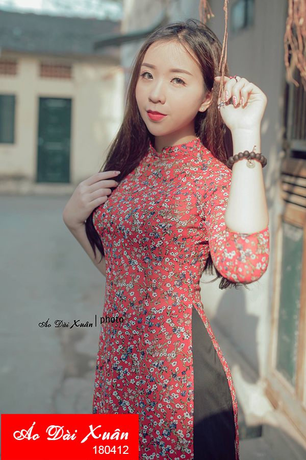Áo dài đỏ hoa nhí vải voan 180412