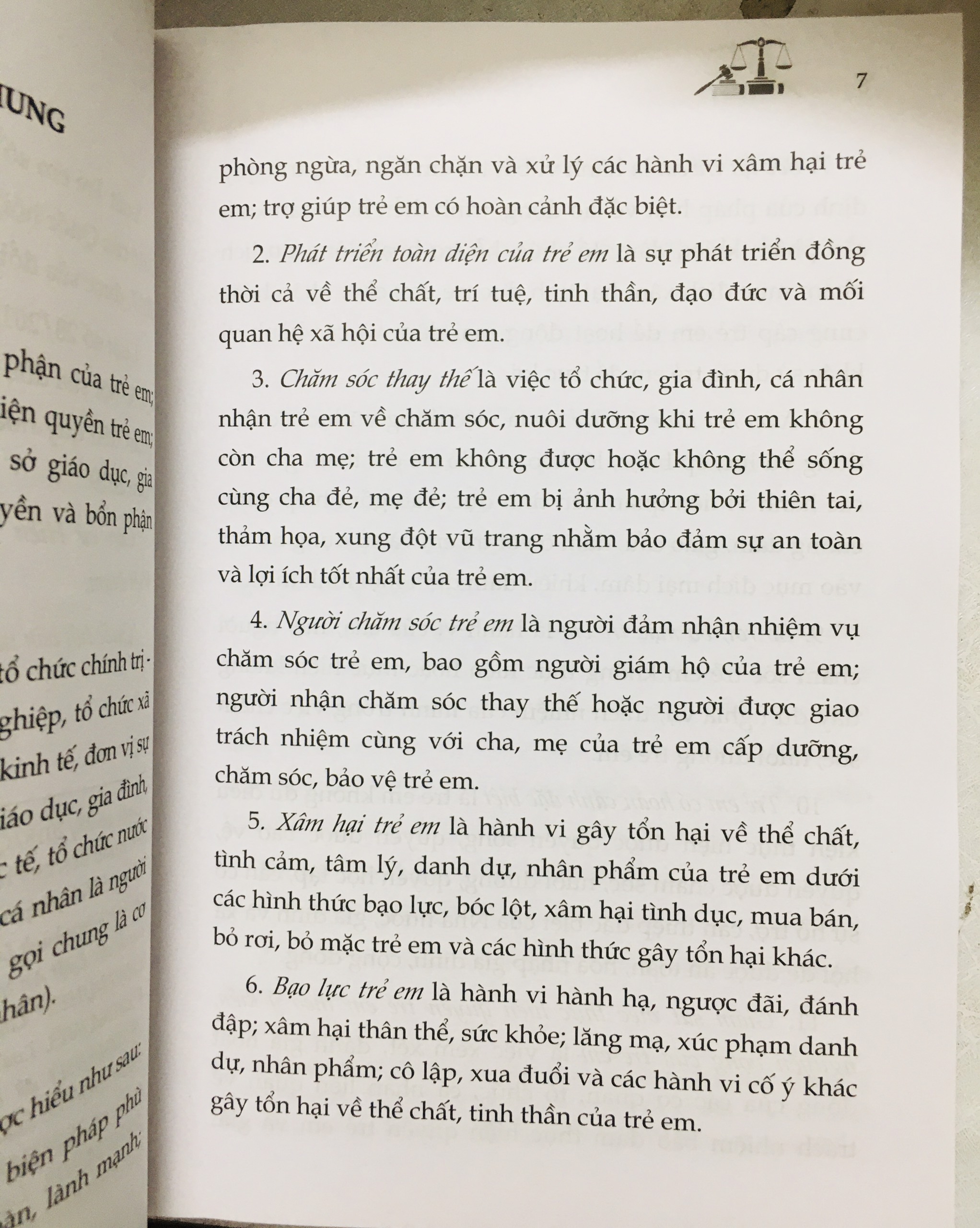 Sách :  Luật Trẻ Em và Văn Bản Hướng Dẫn Thi Hành