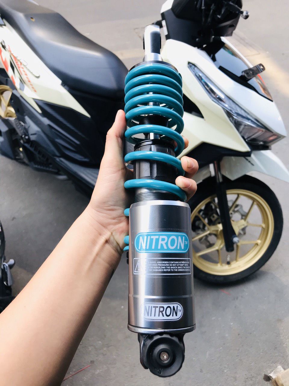 [HCM]phuộc nitron gắn vario click Nouvo bình dầu dươi