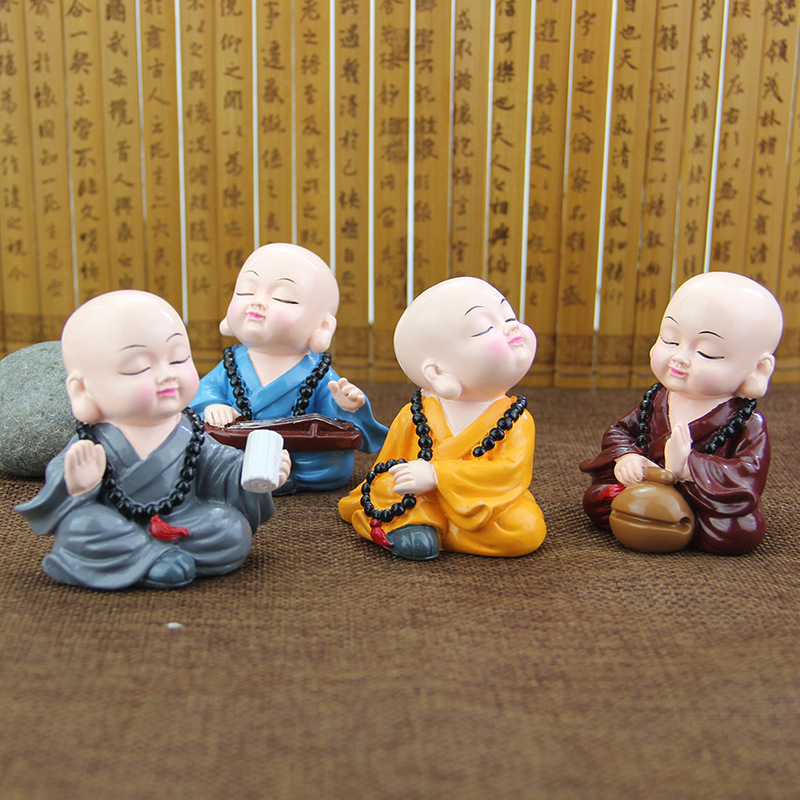 Bộ 4 tượng chú tiểu mini tụng kinh gõ mõ, trang trí bàn làm việc taplo ô tô