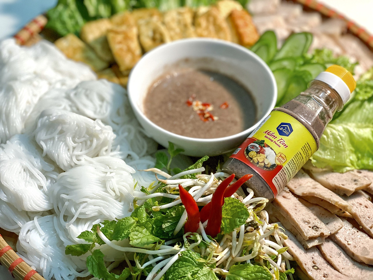 Lê Gia Mắm tôm 110g nhựa (Chai) - Leafhouse hcm