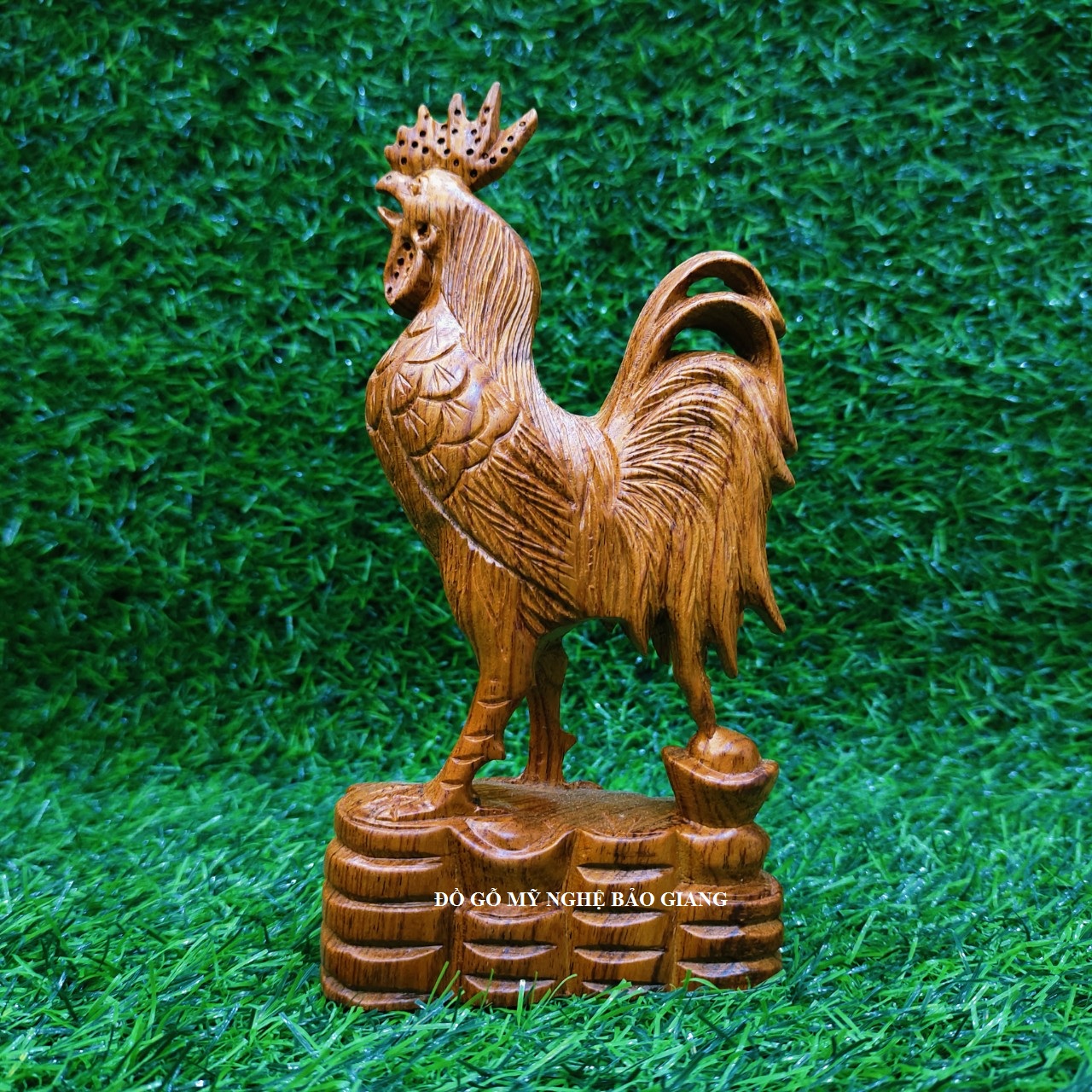 Tượng con gà trống gỗ hương