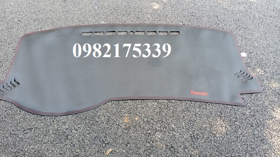 Thảm taplo xe xpander 2018 2019 2020 2021. xe xpander 2022 2023 bản eco. taplo da vân cacbon