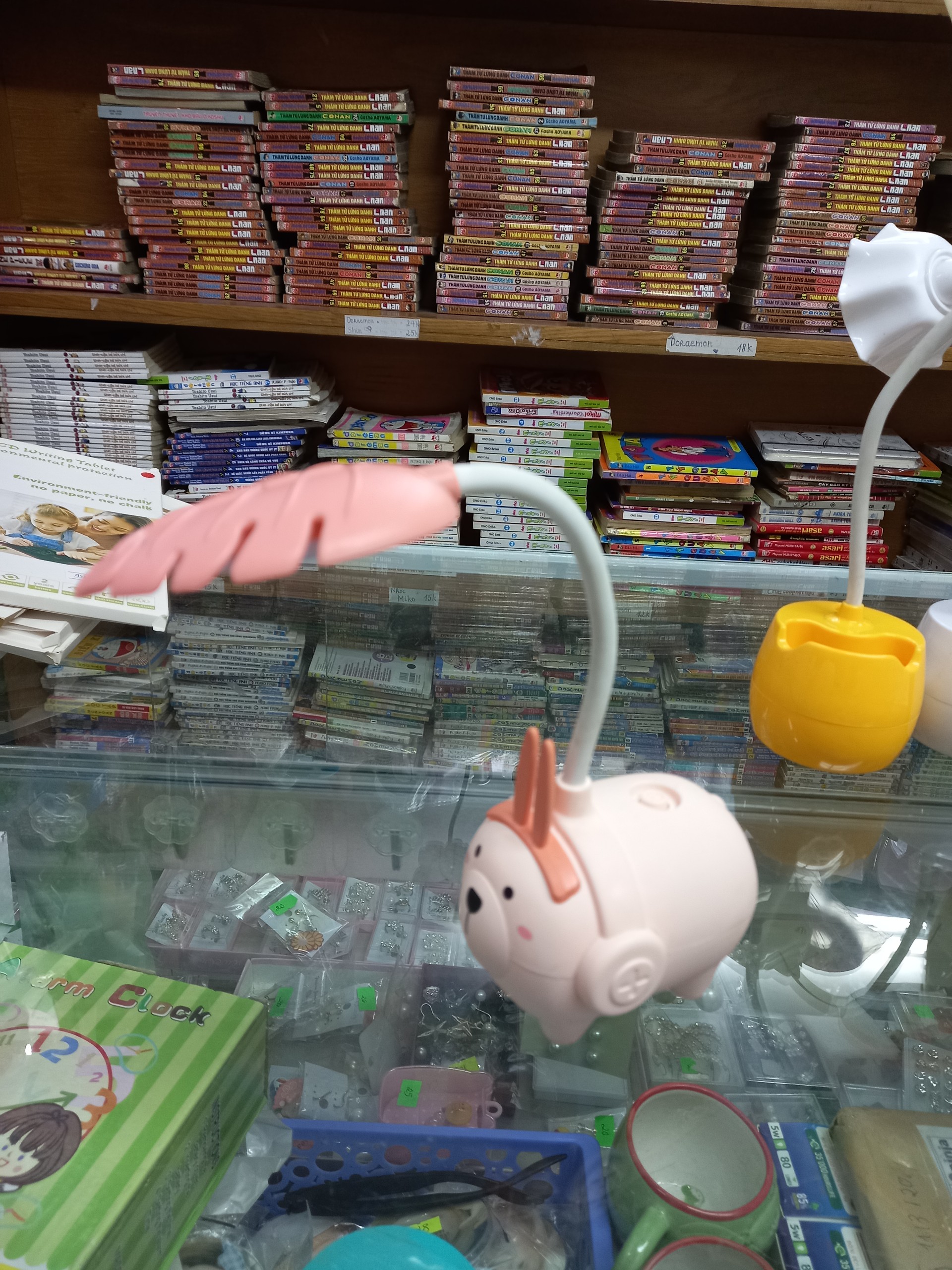 Đèn Học Để Bàn Xoay 360 Độ Hình Cute