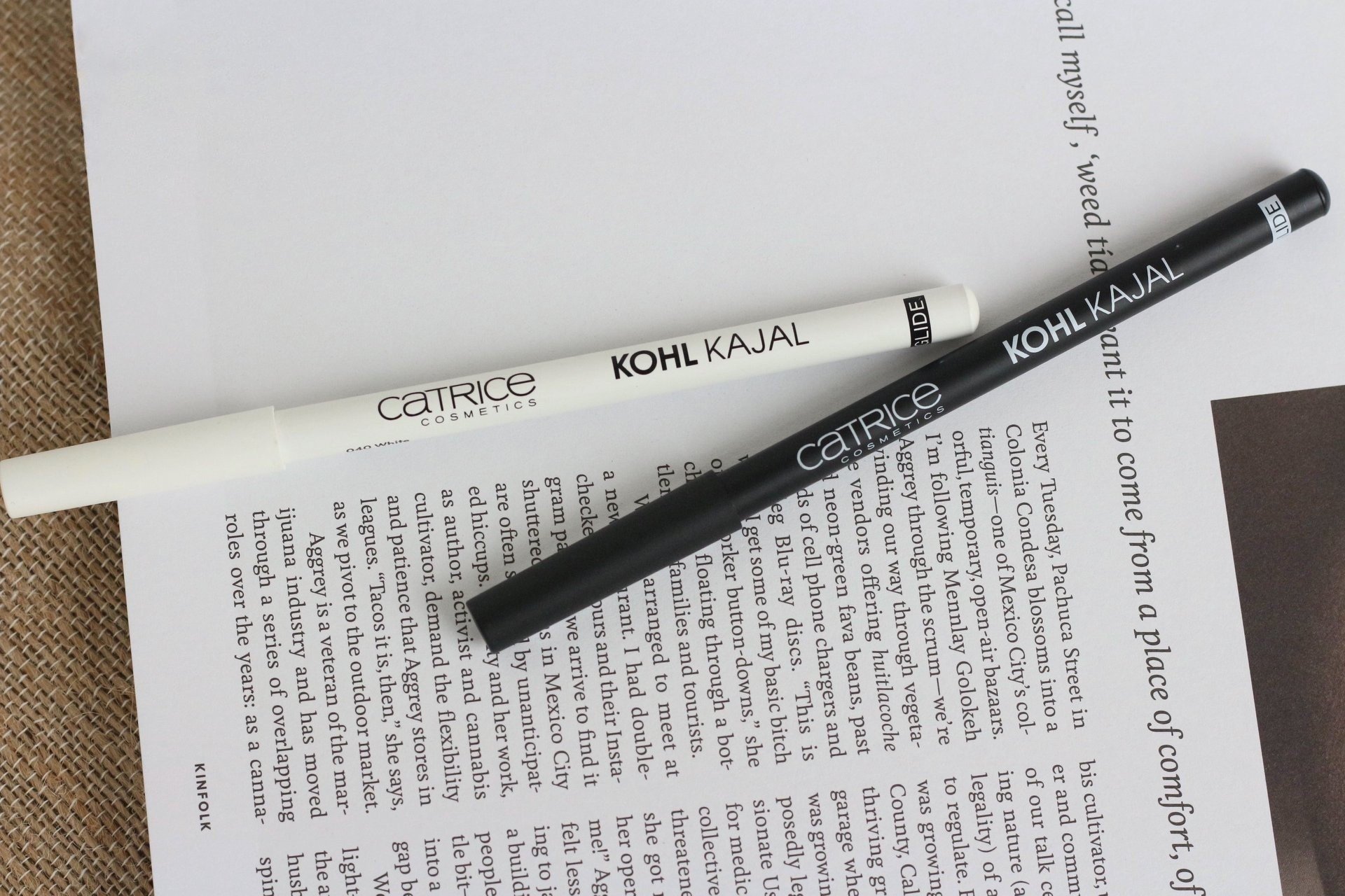 Chì Kẻ Mắt Catrice Kohl Kajal Eye Pencil Đức