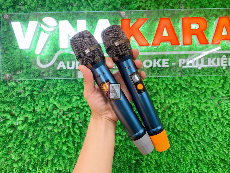 [HCM][SIÊU PHẨM 2021] Bộ Microđa Năng Không Dây Cao Cấp Max 56Micro Không Dây Mic Bluetooth Mic Karaoke Cho Loa Kéo Loa Không Dây Mic Đa Năng Sạc Pin Ngay Trên Mic - Sử Dụng Pin Sạc Dung Lượng Cao - Màn Hình LCD Hiển Thị Tần Số