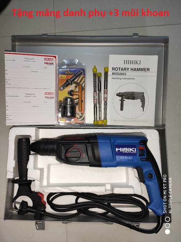Máy khoan bê tông Hibiki 02-26B, 910W, tặng kèm măng danh phụ, 3 mũi khoan 6+8+10, madein Thái lan, dây đồng chịu nhiệt, 3 chức năng hoan bê tông, khoan sắt gỗ, đục bê tông.