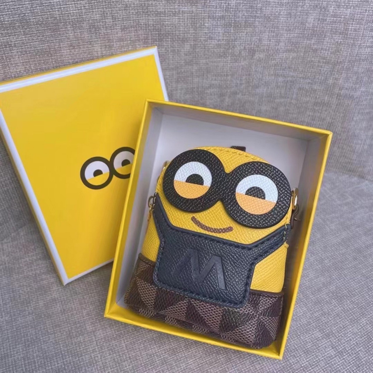 Túi Đeo Chéo Mini Hình Minion Dễ Thương