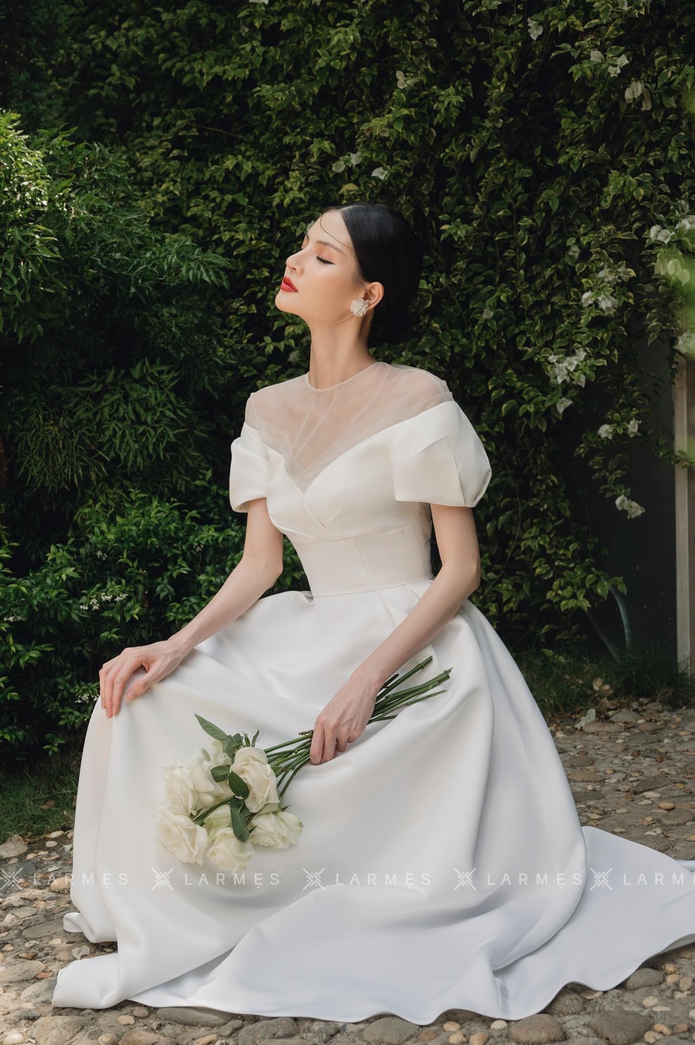 LARMES - Đầm tay phồng Alice