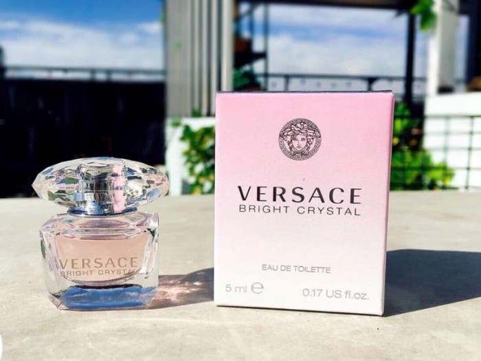 Nước hoa nữ V.E.R.S.A.C.E Bright Crystal EDT 5ml